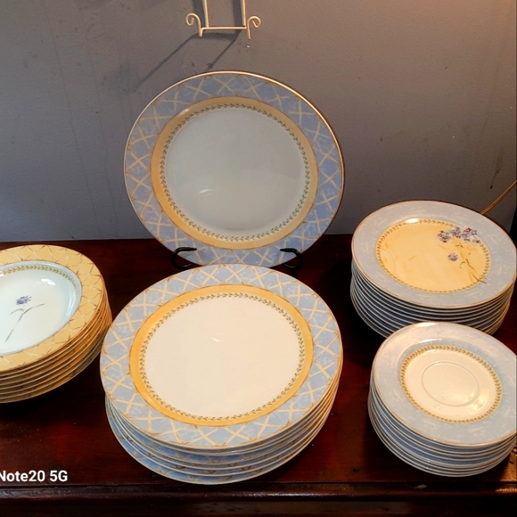 heritage mint Other - 37 Heritage Mint Enchanted Garden China Dishes- great condition